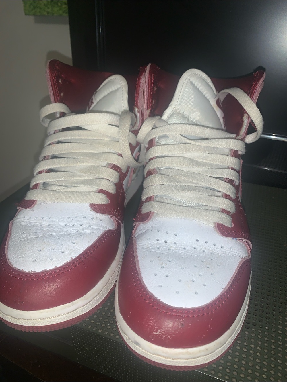 Jordan retro 1 OG High-Top Sneakers in White and Red